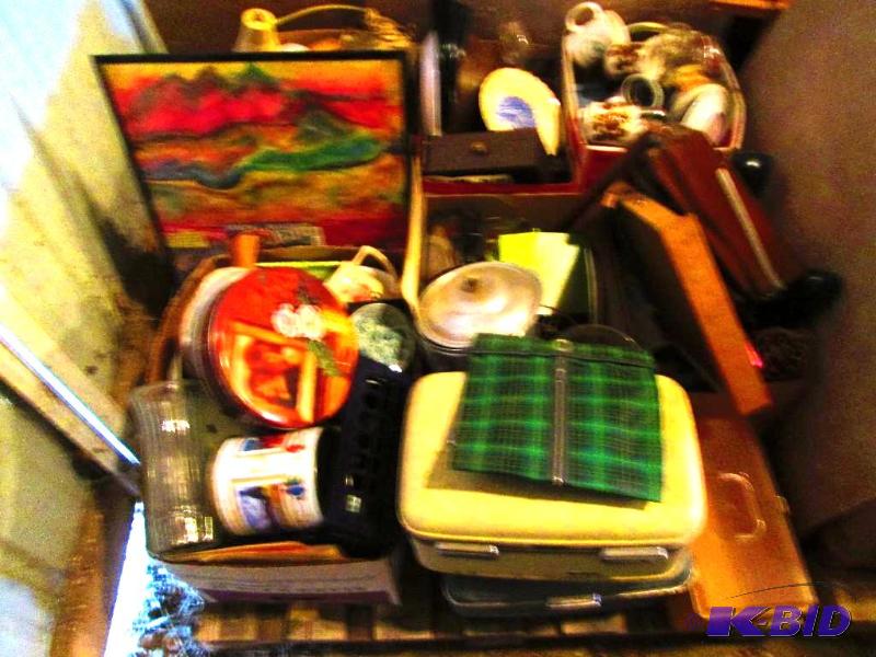 Pallet of assorted items, great for your summ...