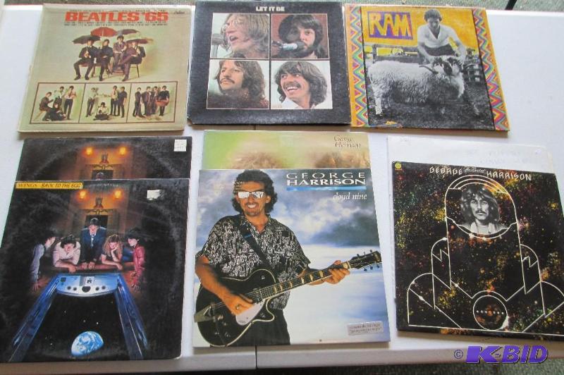 Lot of assorted Beatles vinyl records...