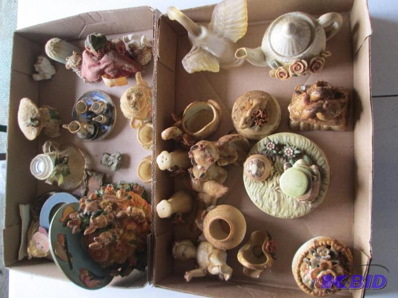 Lot of vintage decor, would clean up nicely...