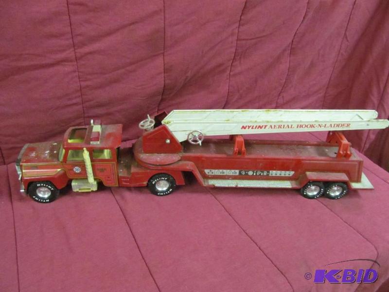 lot 16 image: Fire Truck