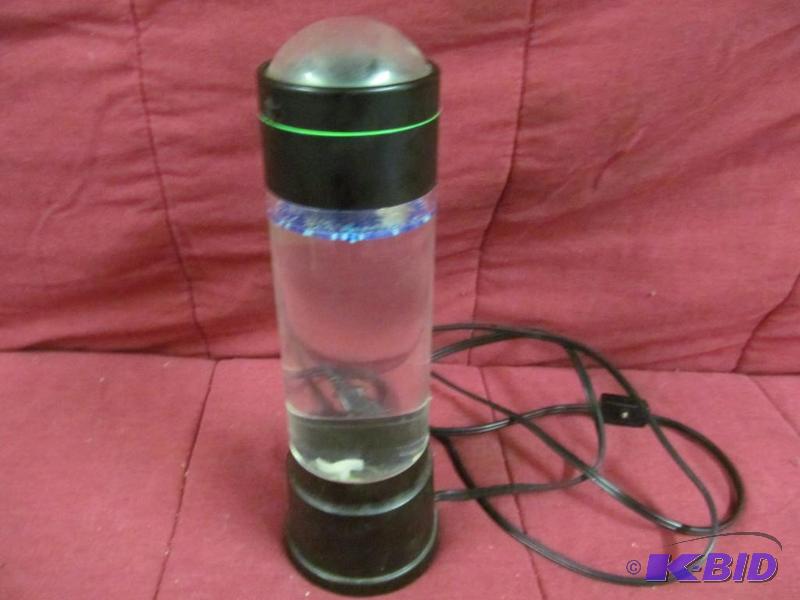 lot 79 image: Lamp