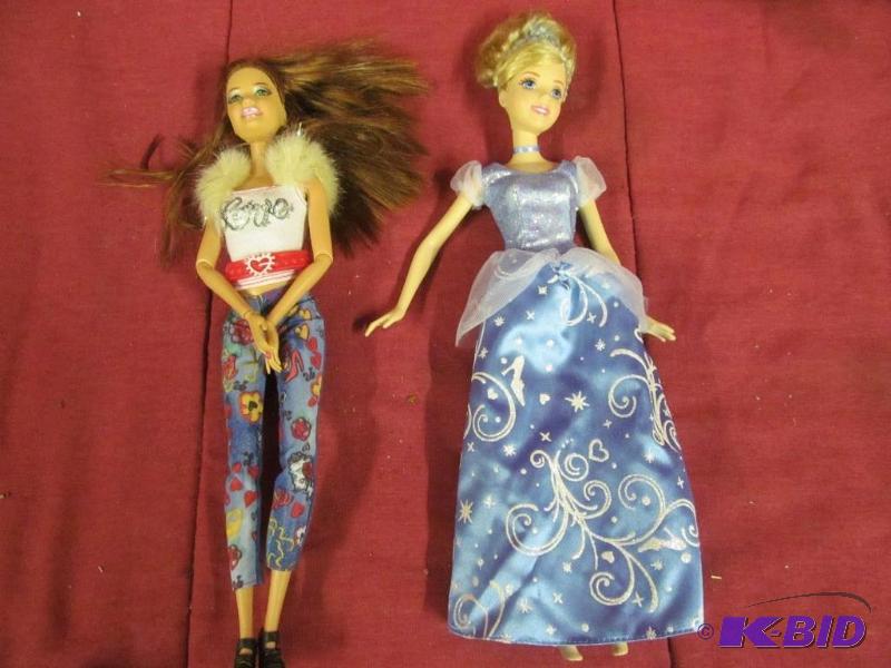 lot 98 image: Barbies