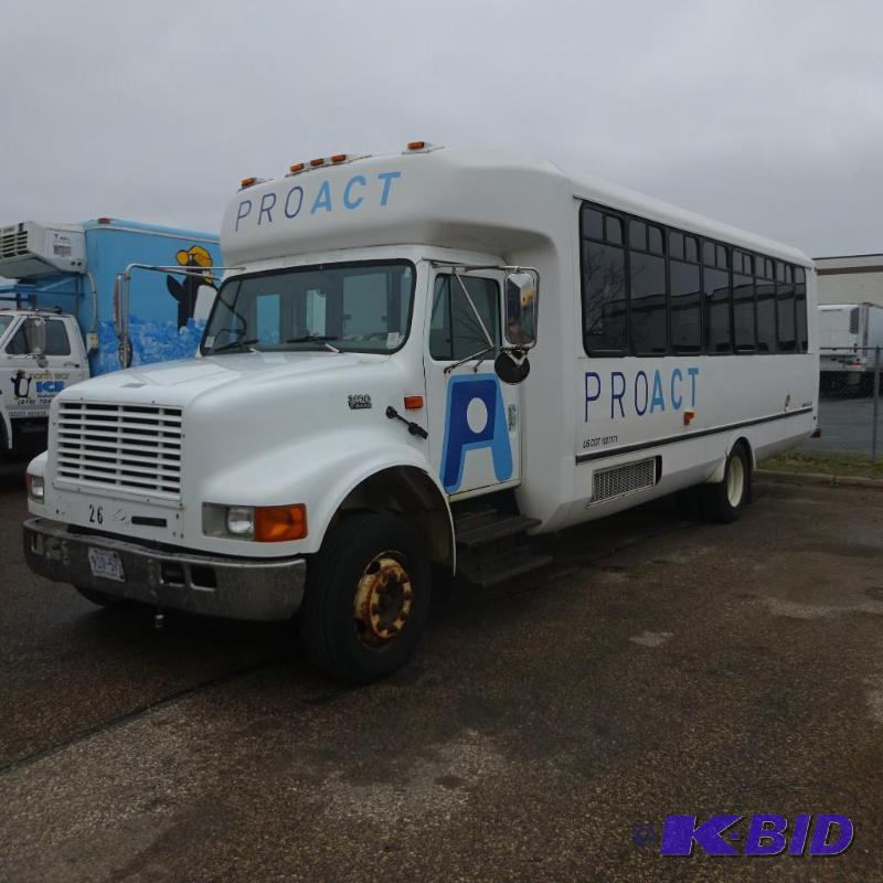 lot 1 image: 2001 International 3400 passenger bus. T444E ...