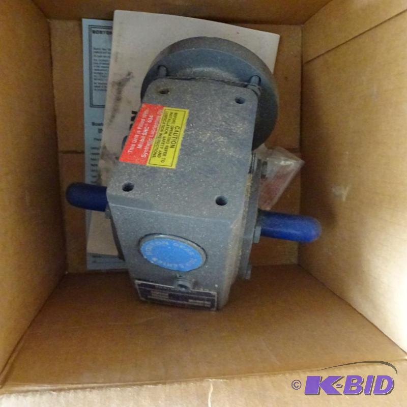 lot 19 image: Boston gear speed reducer. F713-60S-B4-H-T1. ...
