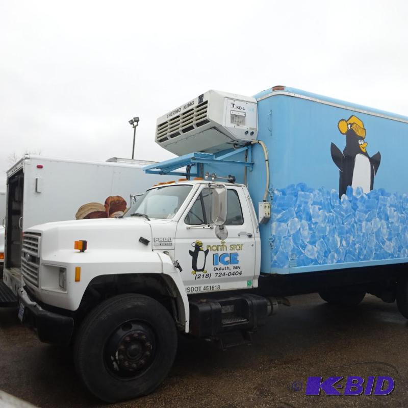 lot 2 image: 1988 Ford F800 Dock truck. 226,533 miles on B...