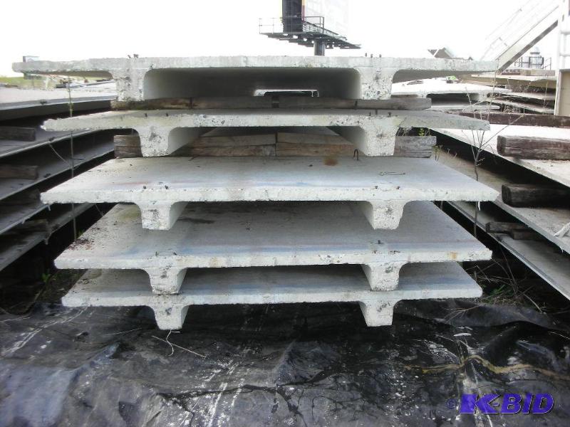 lot 106 image: Lot of Cement Panels