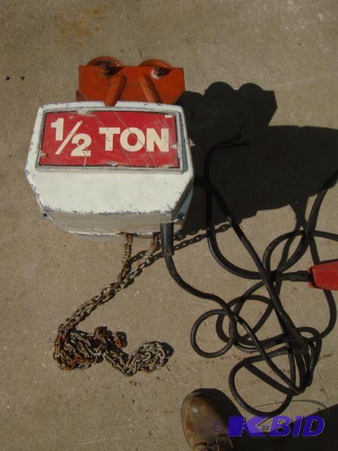 lot 118 image: 12 Ton Electric Chain Hoist