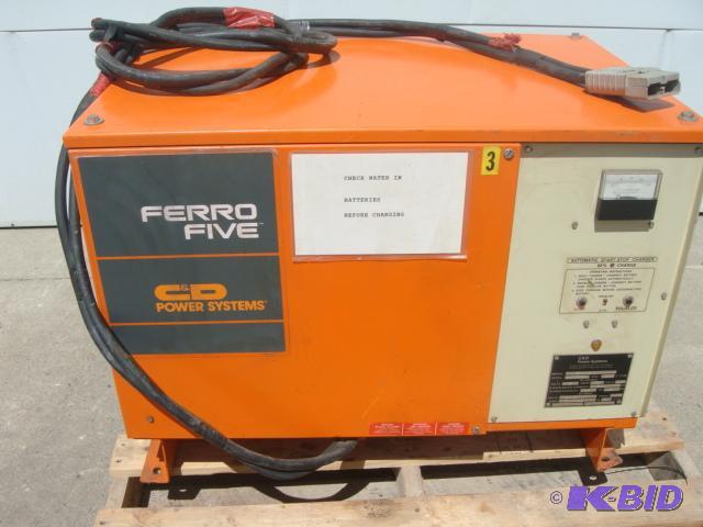 lot 29 image: Battery Charger