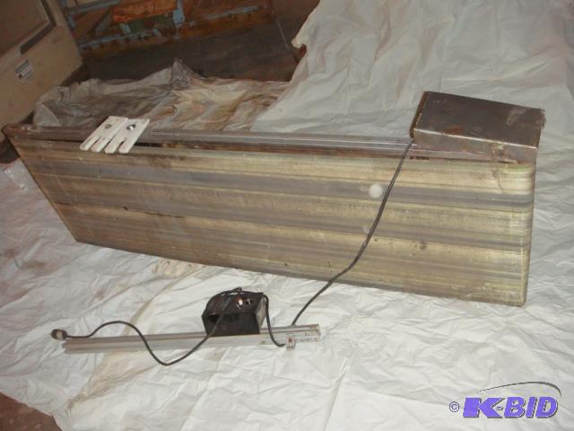 lot 42 image: Powered Conveyor Belt