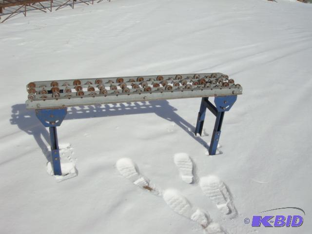 lot 43 image: Skate Wheel Conveyor