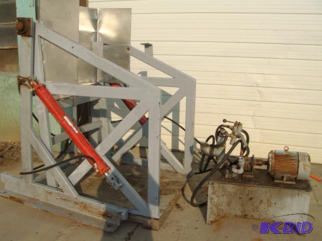 lot 44 image: Powered Dumper
