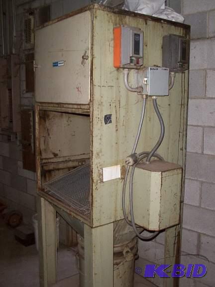 lot 45 image: DCA Urimaster Dust Collector