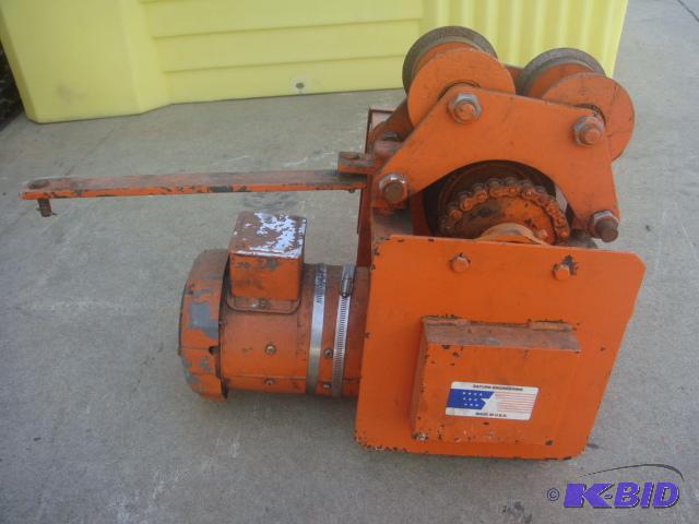 lot 71 image: Saturn Engineering Power Trolley