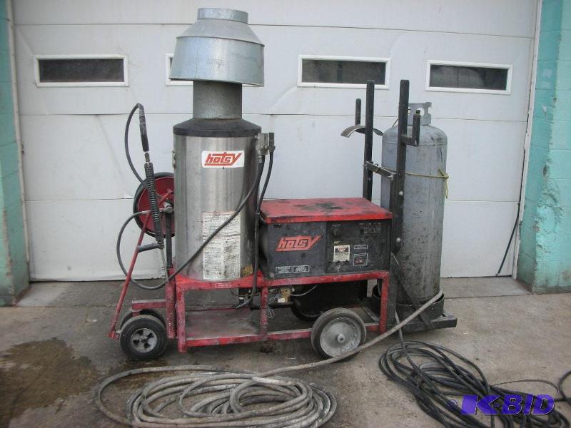 lot 9 image: Hot Water Power Washer
