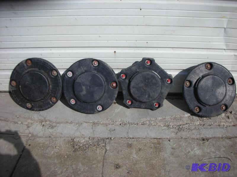 lot 91 image: Lot of 4 Trash Can Rollers