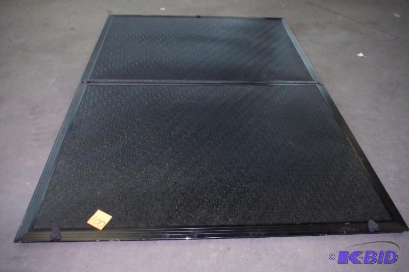 lot 100 image: 80 Dodge Pick Up Box Cover