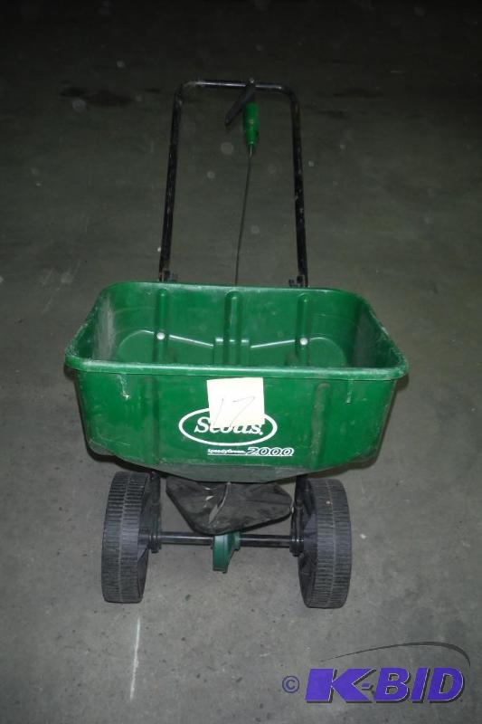 lot 17 image: Scotts Push Seeder