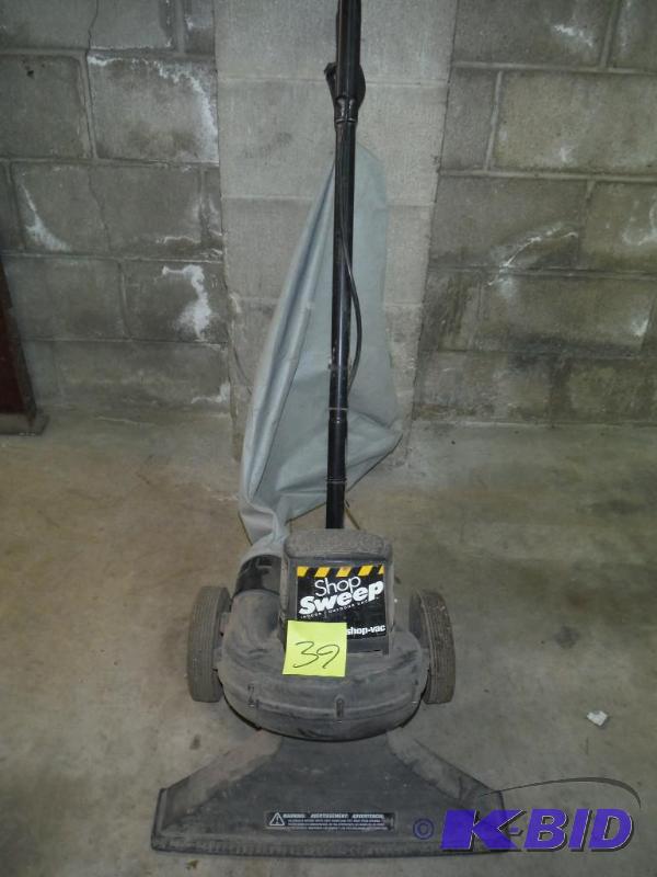 lot 39 image: Shop Vac Shop Sweep