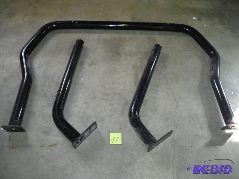 lot 41 image: Pick Up Roll Bar
