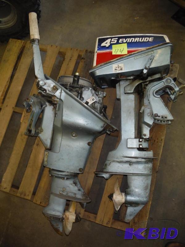 lot 44 image: Evenrude 25 h.p. and 4.5 h.p. Motors
