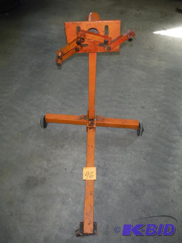 lot 46 image: Engine stand