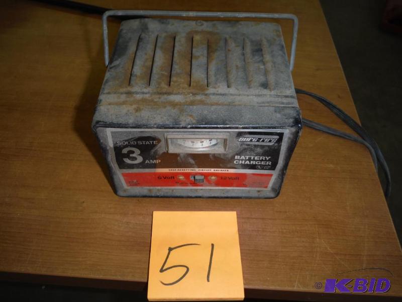 lot 51 image: Sure fire 3 amp Battery Charger