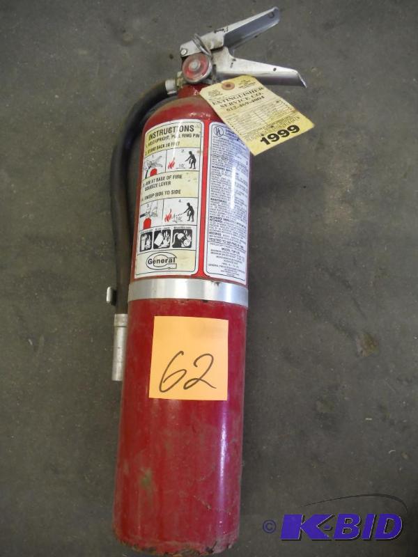 lot 62 image: Fire extinguisher (reads good)