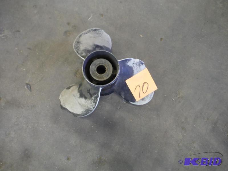lot 70 image: Prop off of a merc 85 h.p. 48-77342-A-4-15 P