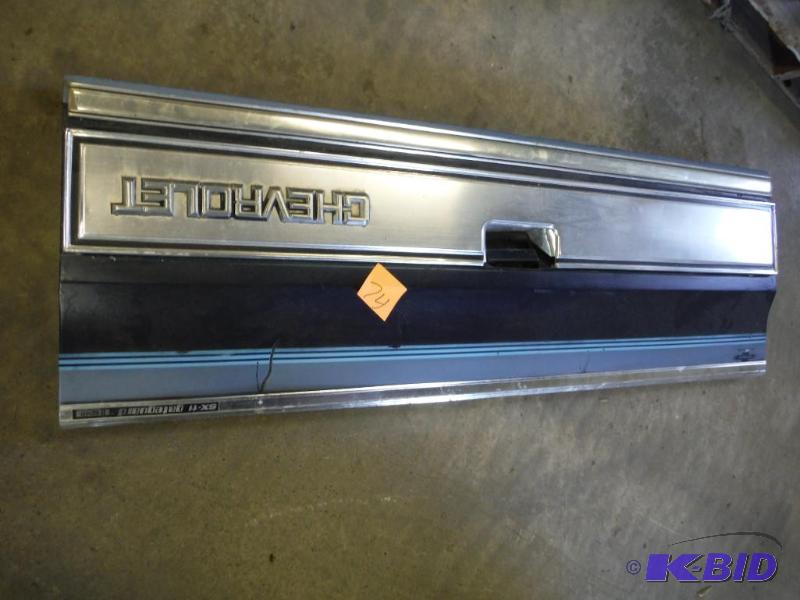 lot 74 image: 86 Chevy Tail Gate (good shape)