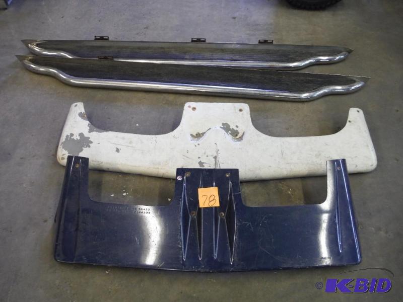 lot 78 image: 86 Chevy S10&Chevy Full Size Visors w Running boards
