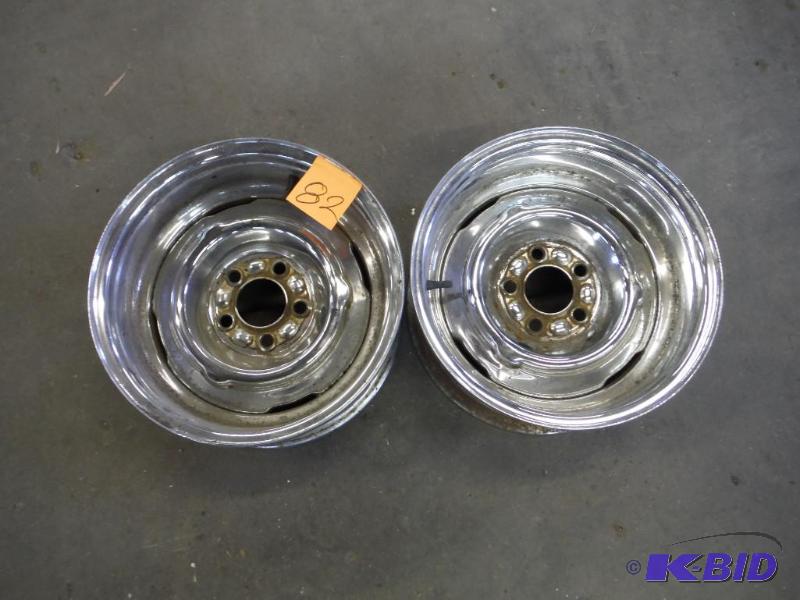 lot 82 image: 15x 7 4-12 Bolt pattern Baby Moons