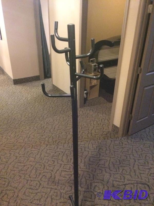 lot 16 image: Coat Stand