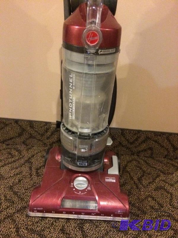 lot 17 image: Hoover vacuum