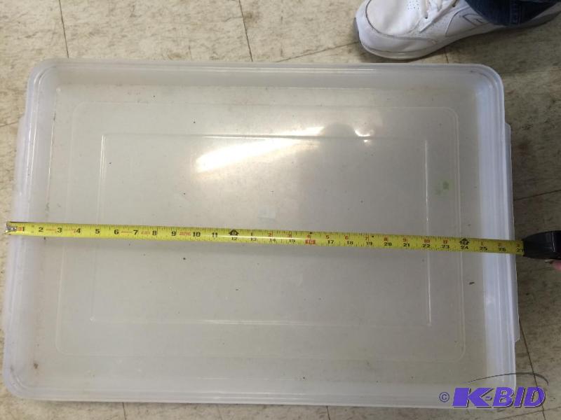 8  new plastic trays