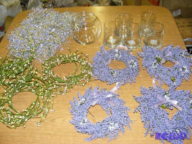 lot of decorating items