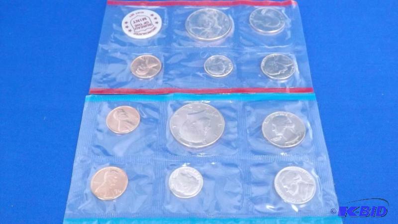 lot 249 image: 1972 P & D Uncirculated Coin Set...