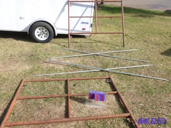 Commercial grade scaffold with 2 cross braces...