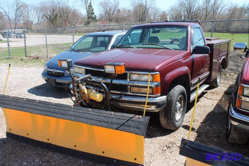 98 Chevy 2500 Plow Truck  VERY Low Miles