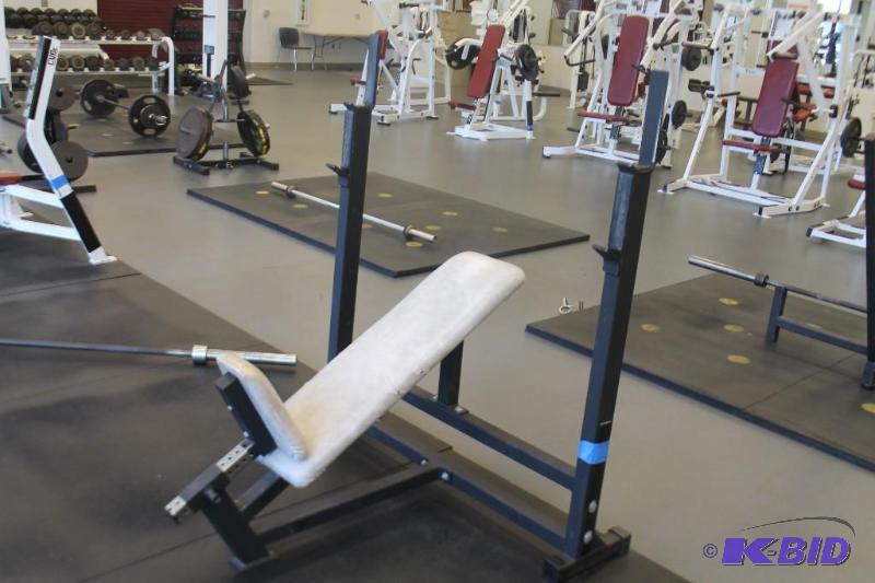 lot 19 image: BFS Incline Bench