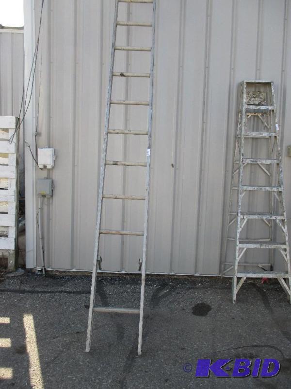 lot 128 image: 10 ladder...
