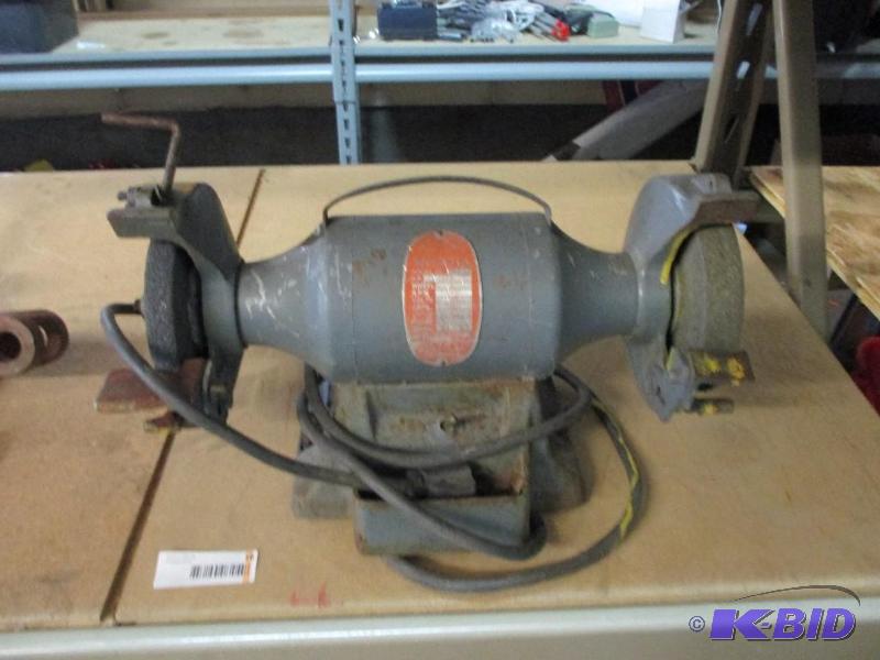 lot 16 image: Wissota bench grinder...