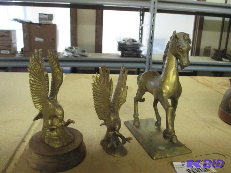 lot 42 image: Lot of brass figurines...