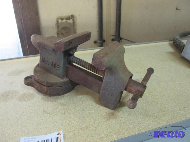 lot 46 image: vise...