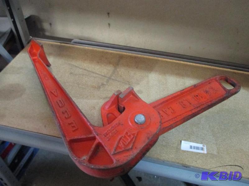 lot 49 image: ECOA pedel vise clamp...