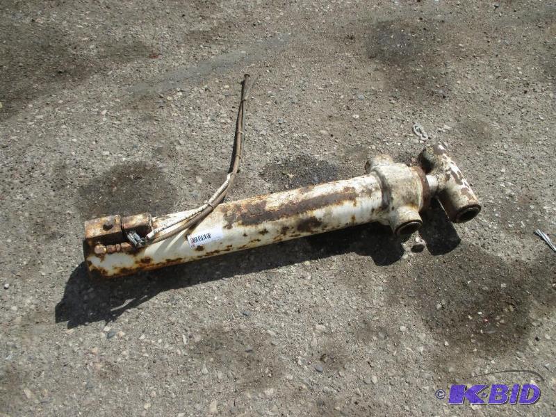 lot 52 image: Hydraulic ram...