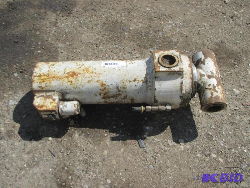 lot 53 image: Hydraulic ram...