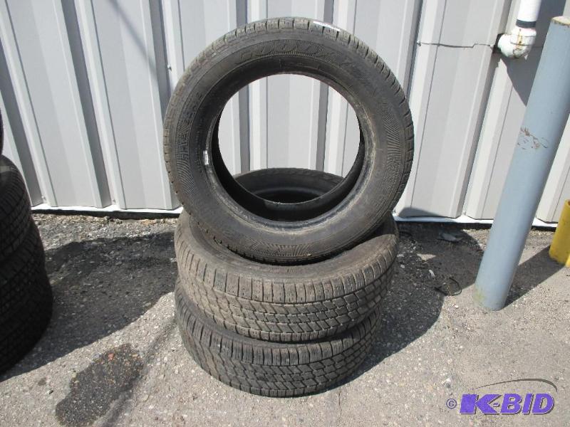 lot 57 image: 3 Goodyear Viva 2 tires 21560R16...