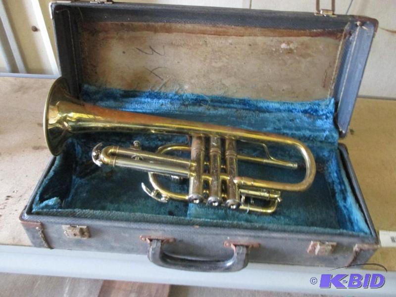 lot 83 image: Revere trumpet...