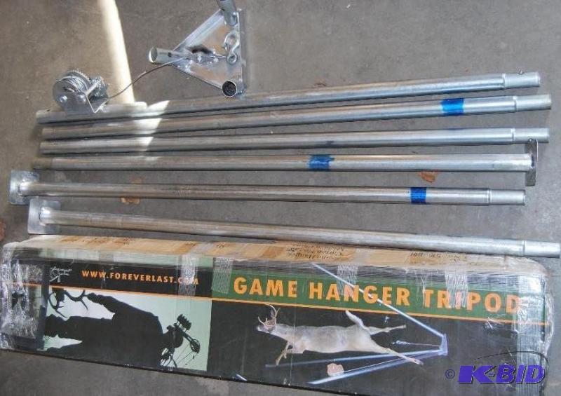 lot 19 image: Tripod Portable Game Hanger, 500lb weight cap...