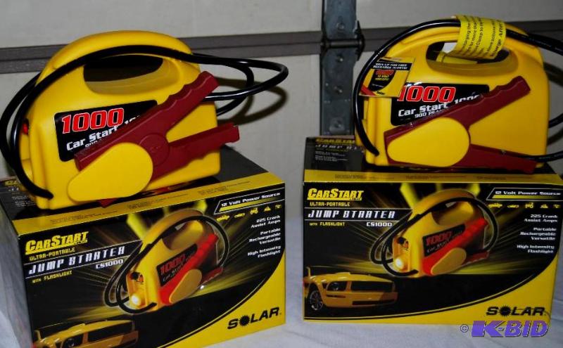 lot 27 image: Pair of CarStart 1000 Jump starters, 900 peak...